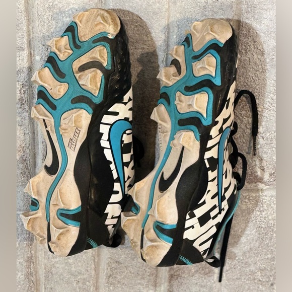 Nike Softball Cleats - Picture 8 of 10